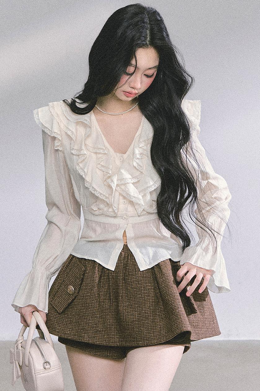 Slimming V-Neck Lace Top