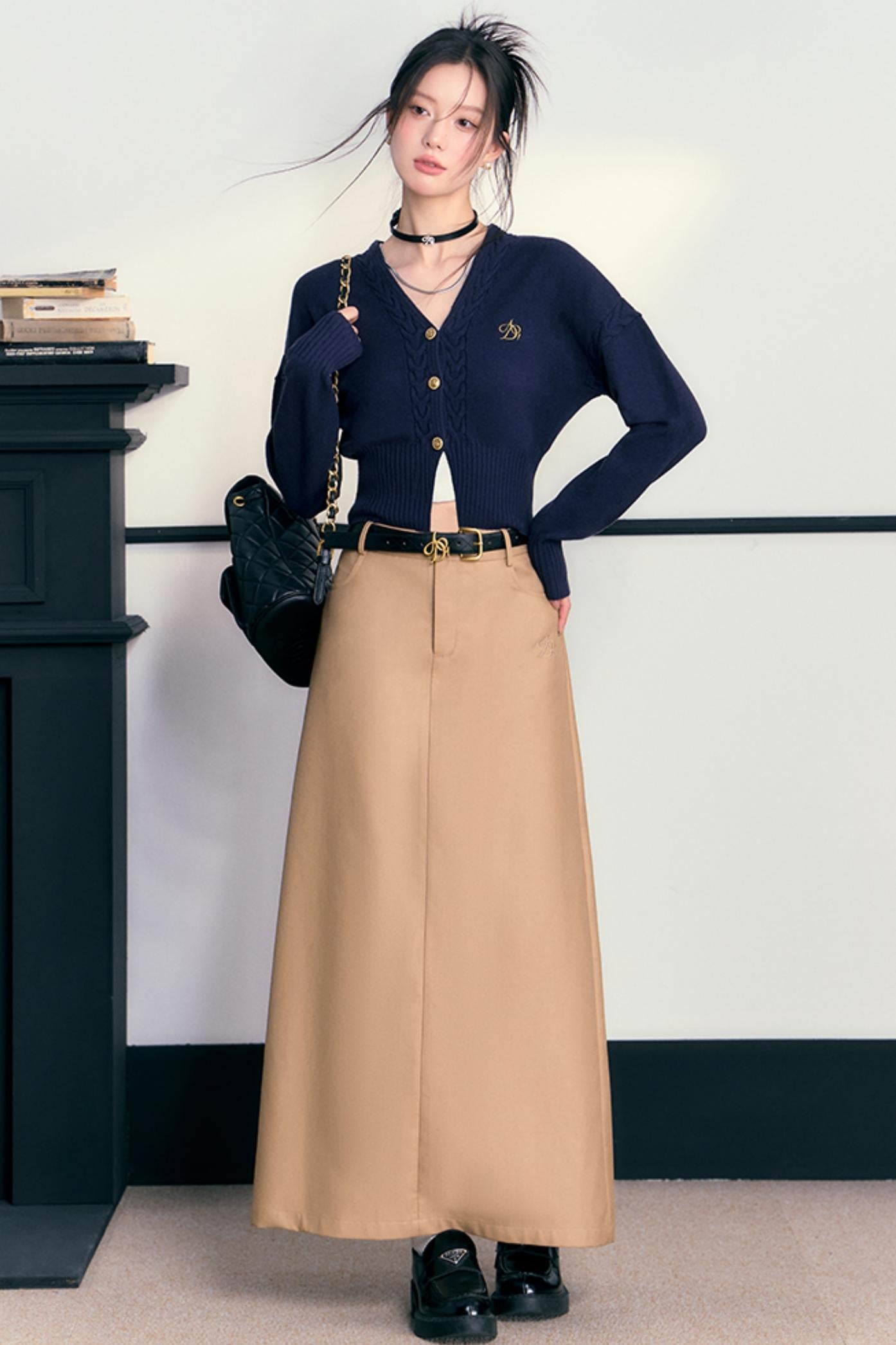 Embroidered V-Neck Short Knit Cardigan