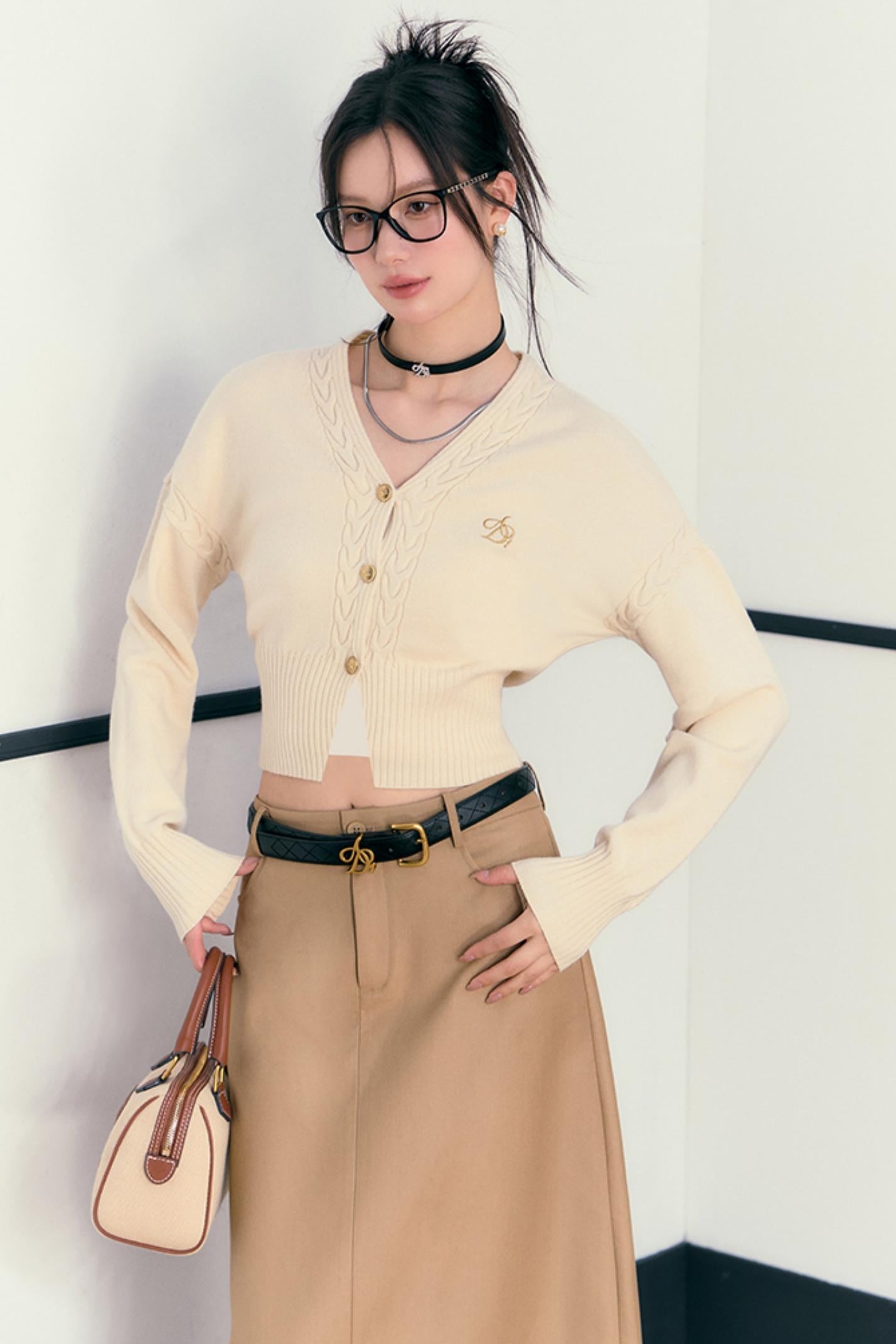 Embroidered V-Neck Short Knit Cardigan