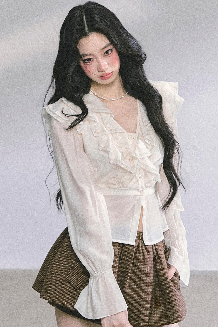 Slimming V-Neck Lace Top