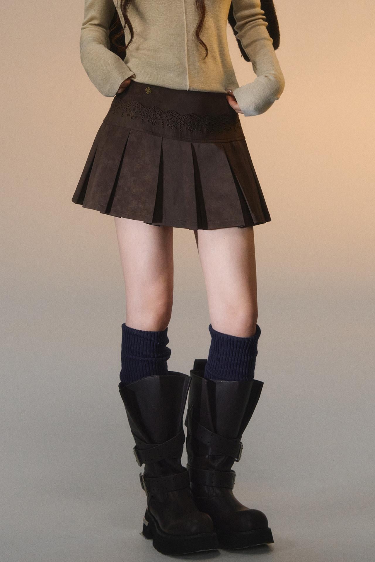 Somesowe Lace Spliced Velvet Pleated Leather Skirt