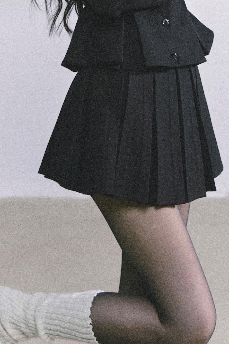 Gatsby Daughter Two-Piece Black Jacket Set-Up