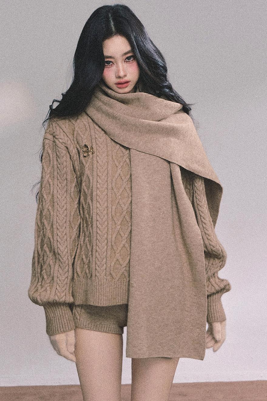 Winter Knitted Scarf Sweater Shorts Set-Up