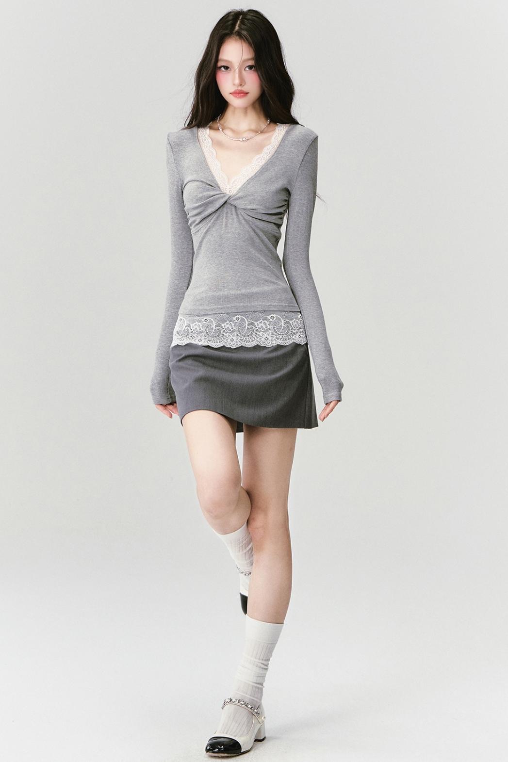 Lace V-Neck Base T-Shirt