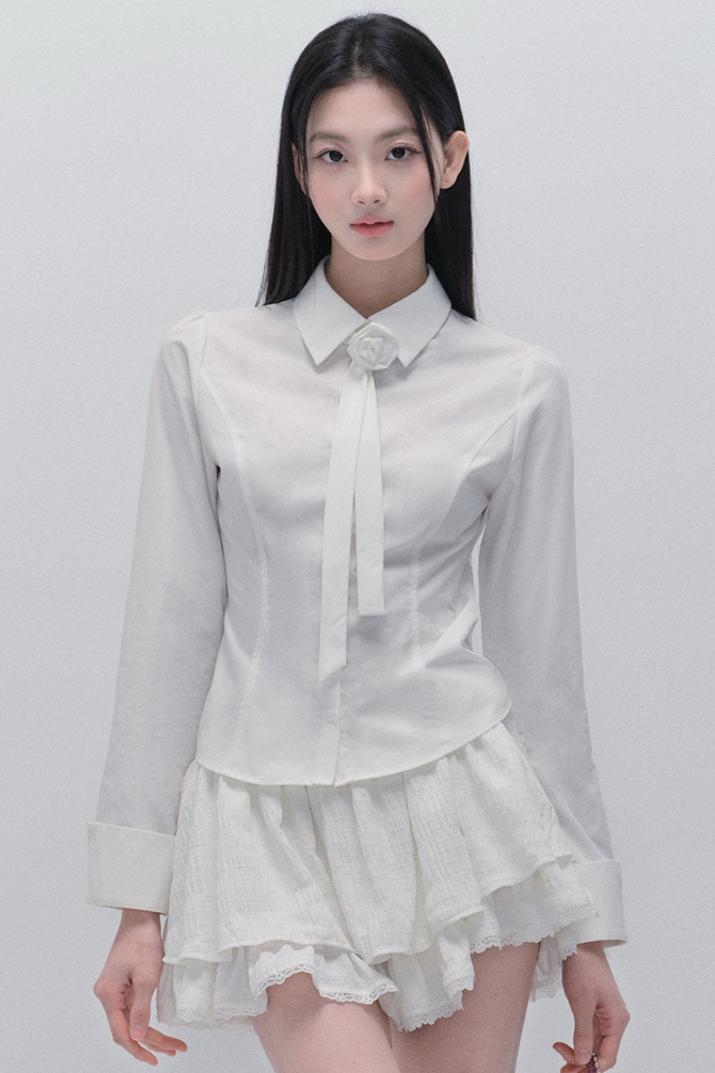 Kollegiales Krawatten-Taille Hemd-Set-Up 