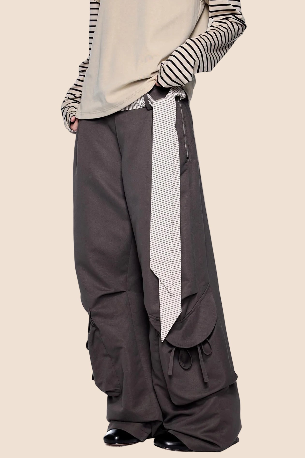 Pocket Pleated Wide-Leg Pants