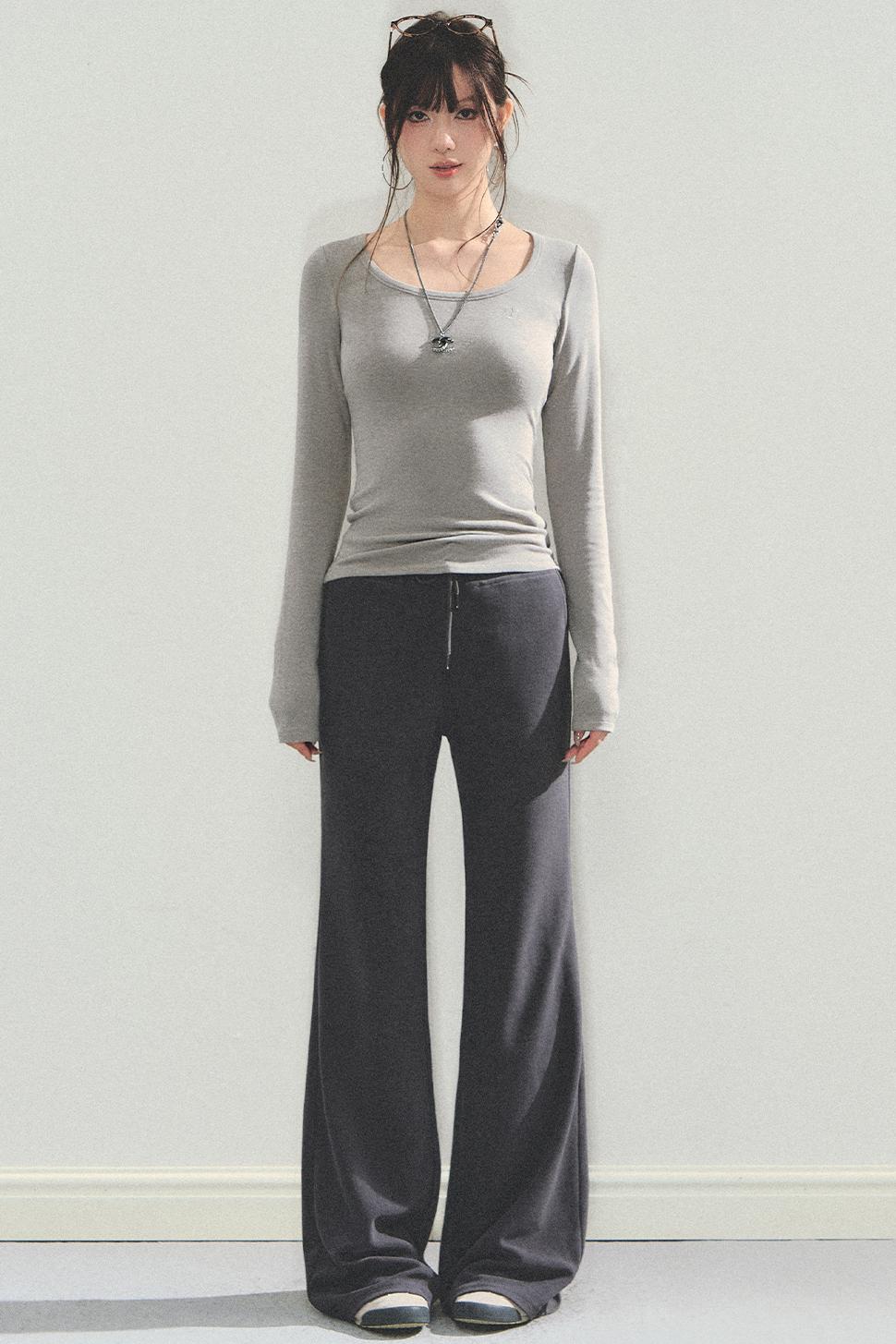 Slimming U-Neck Long-Sleeved T-Shirt