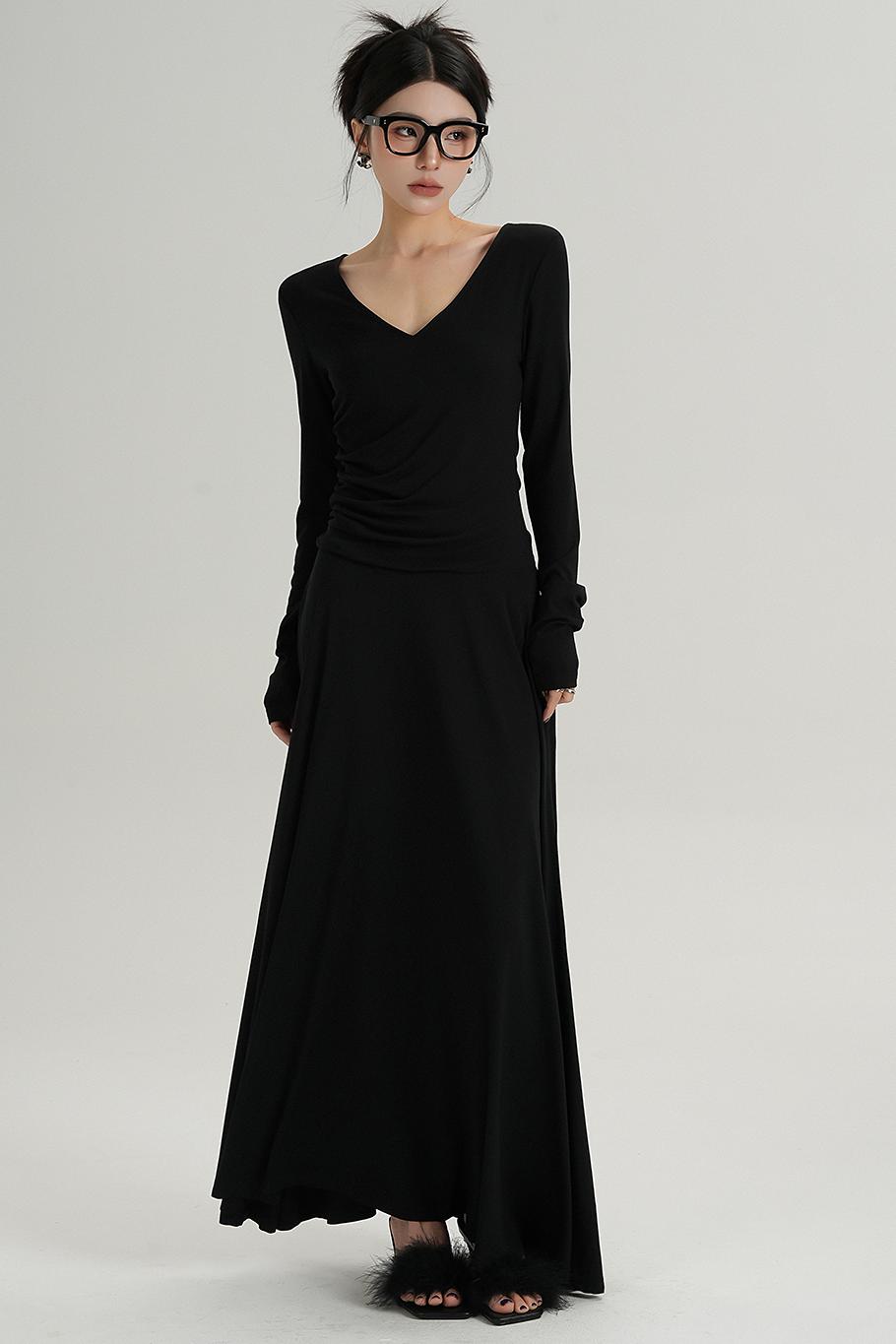 브이넥 블랙 롱 드레스 