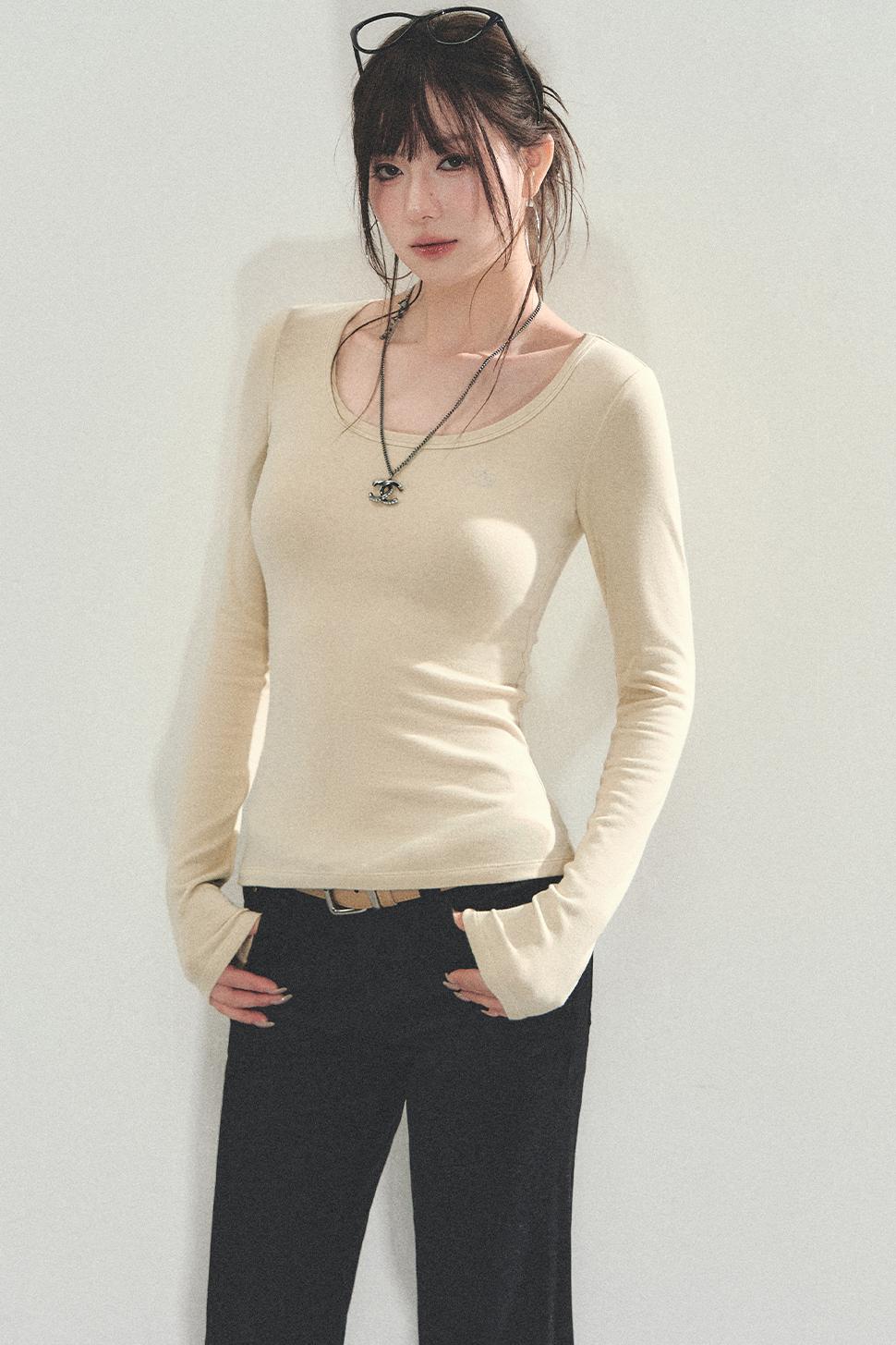 Slimming U-Neck Long-Sleeved T-Shirt