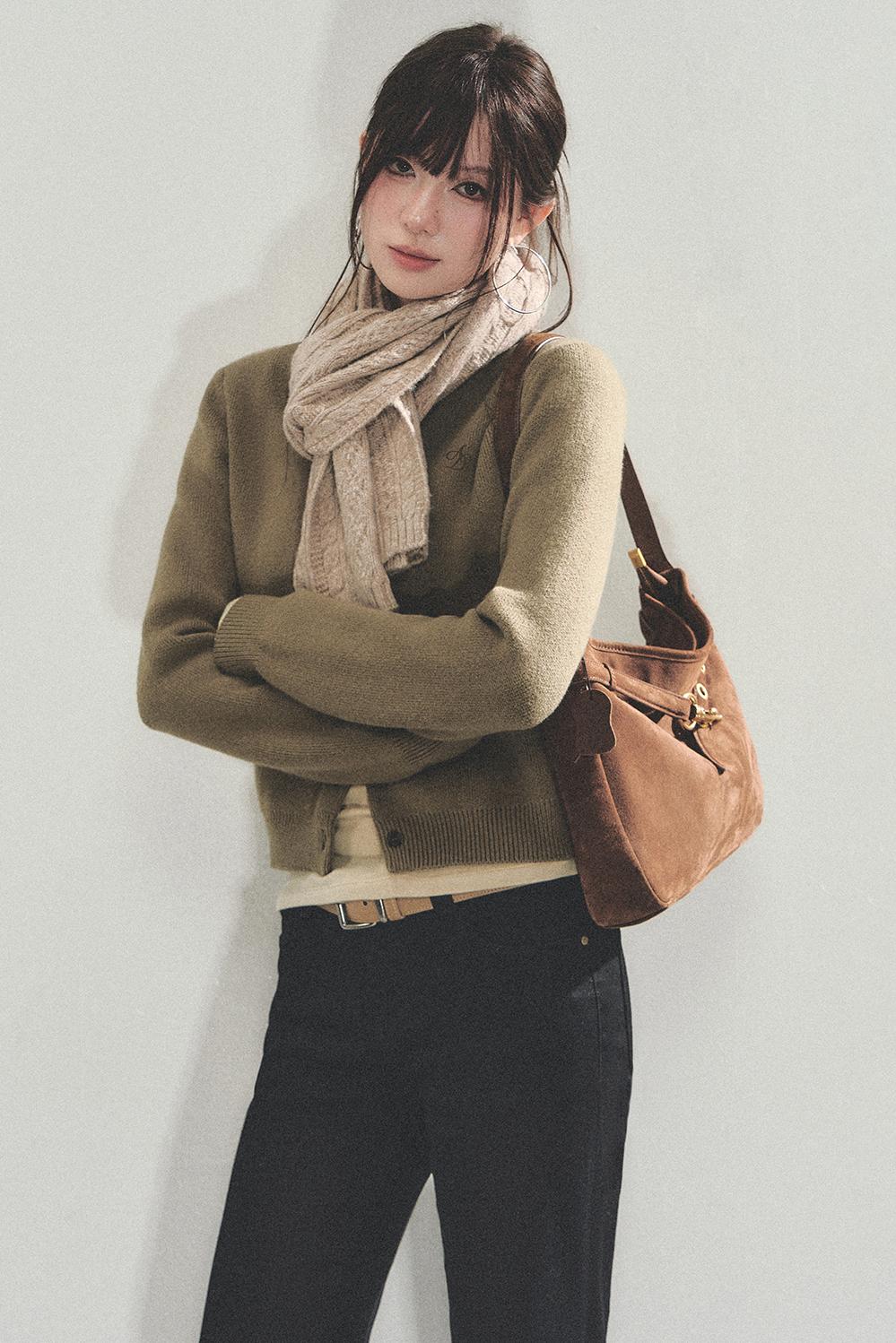 Slimming U-Neck Long-Sleeved T-Shirt