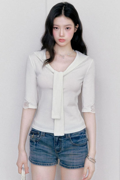 사랑스러운 끈 장식 상의 셋업