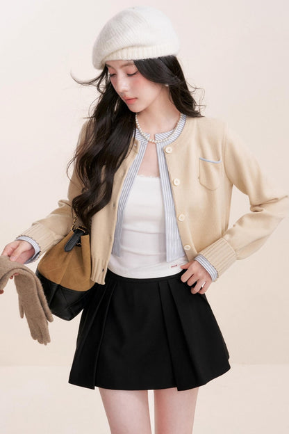 Chic Wool-Blend Cropped Cardigan