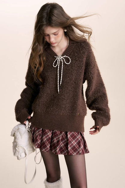 Contrasting Color Bias-Cut Pleated Short Skirt