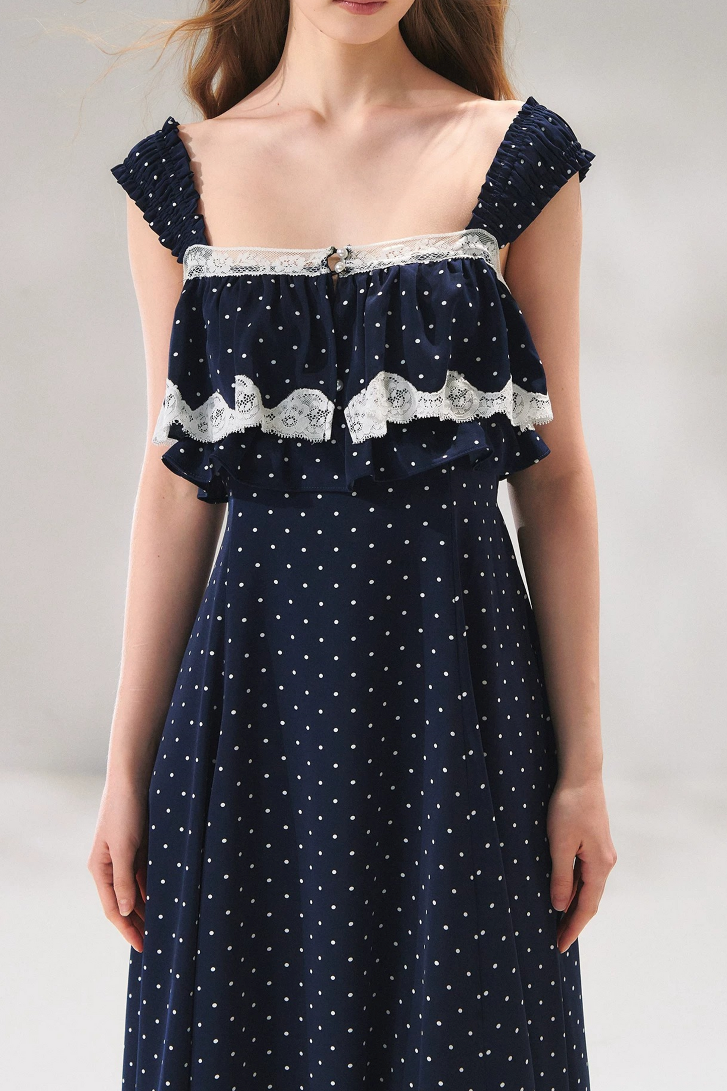 Abito in pizzo francese a pois