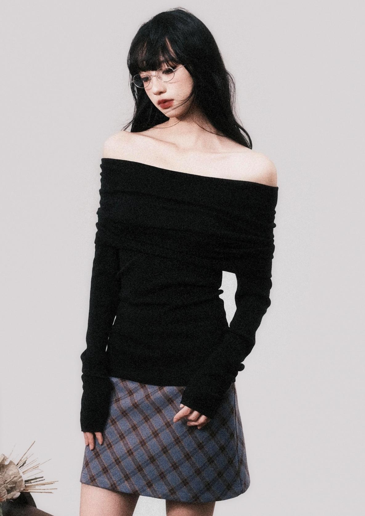 Slouchy One-Shoulder Wool Knit Sweater