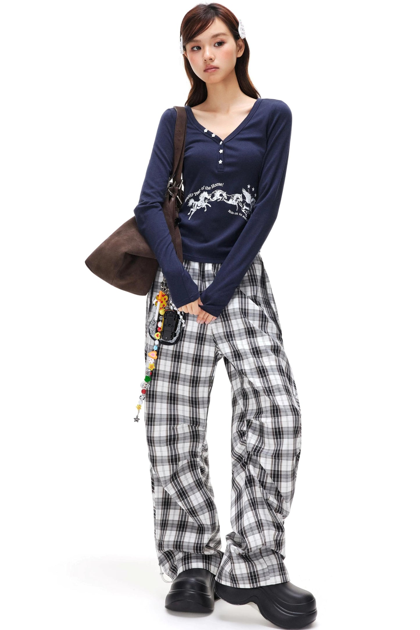 Star Shell Button Knitted Top