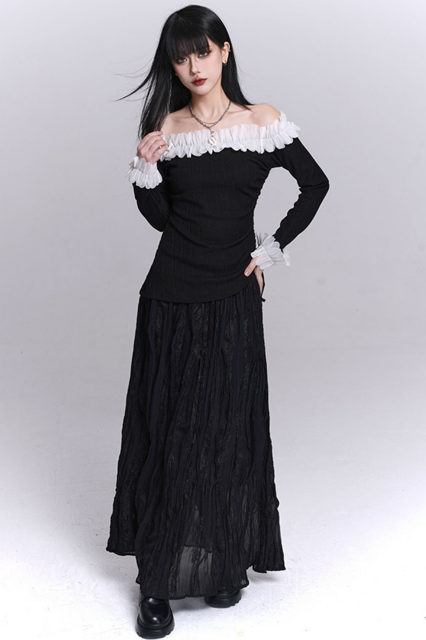 Geisterhafte Ein-Schulter-Bluse