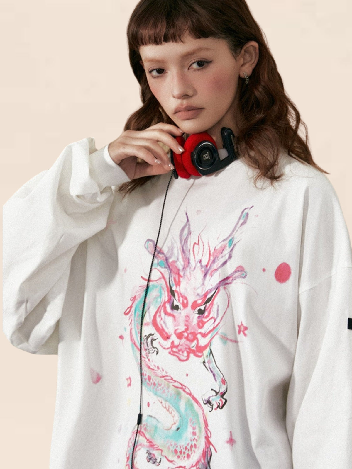 Round Neck Dragon Motif Loose Casual Sweater