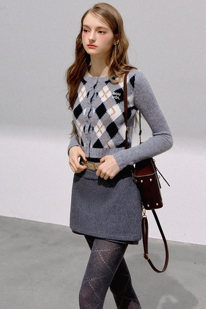 Collegiate Style Diamond Plaid Sweater
