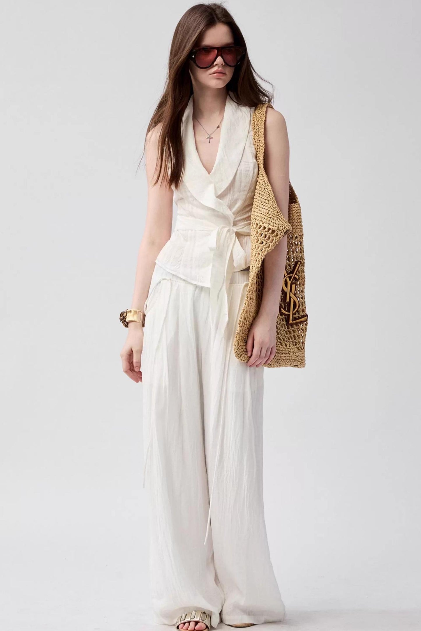 Elegant Line White Top