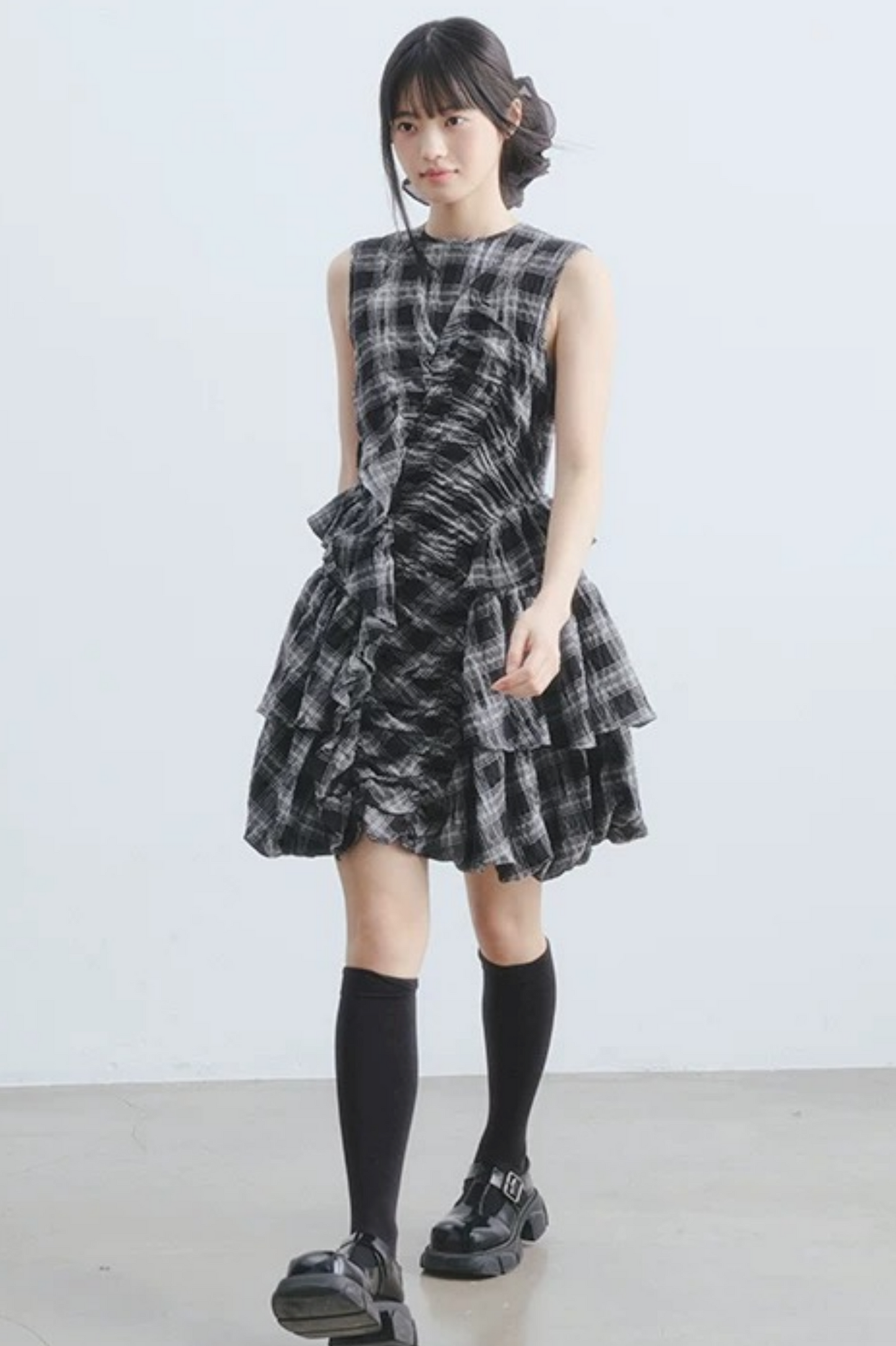 Vestido mate de cuadros con volantes