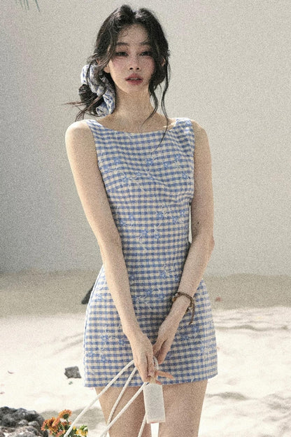 Robe d’été à carreaux avec broderie