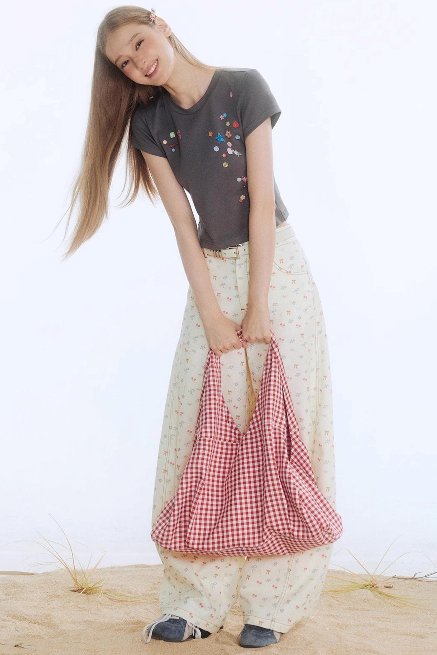 Vintage Strawberry Zipper Tote