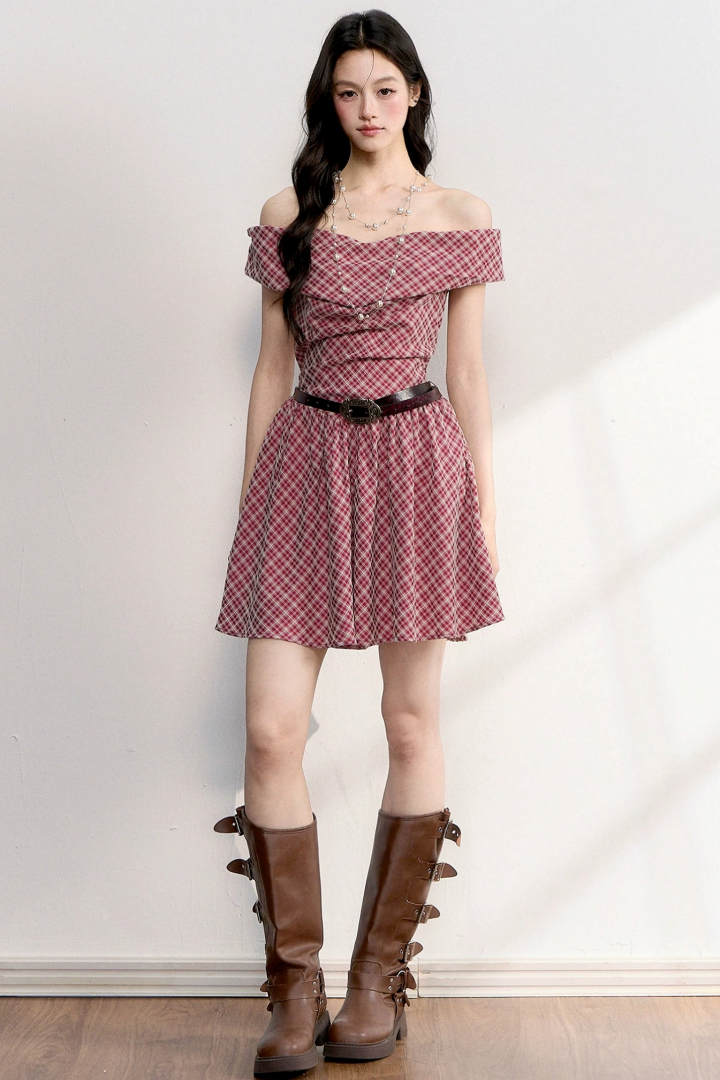 Retro-rotes kariertes A-Linien-Kleid