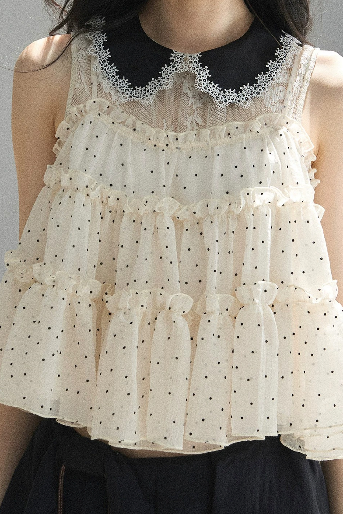 Verträumte Chiffonbluse mit Punktemuster