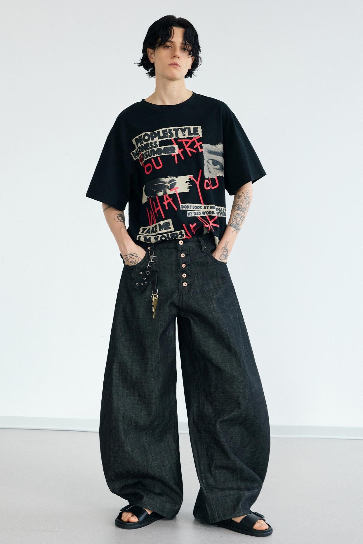 Wide-Leg Curved Knife Jeans