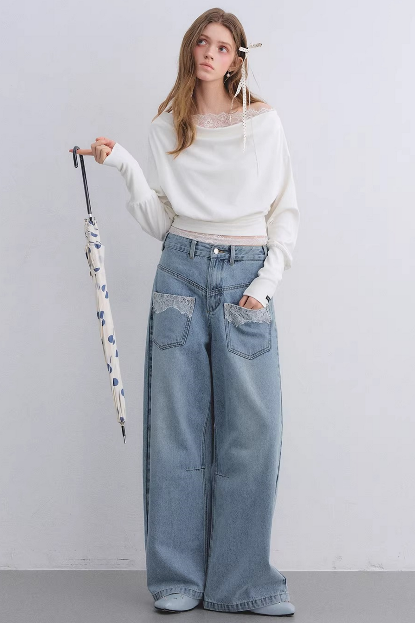 Off-Shoulder-Top mit Spitzeneinsatz