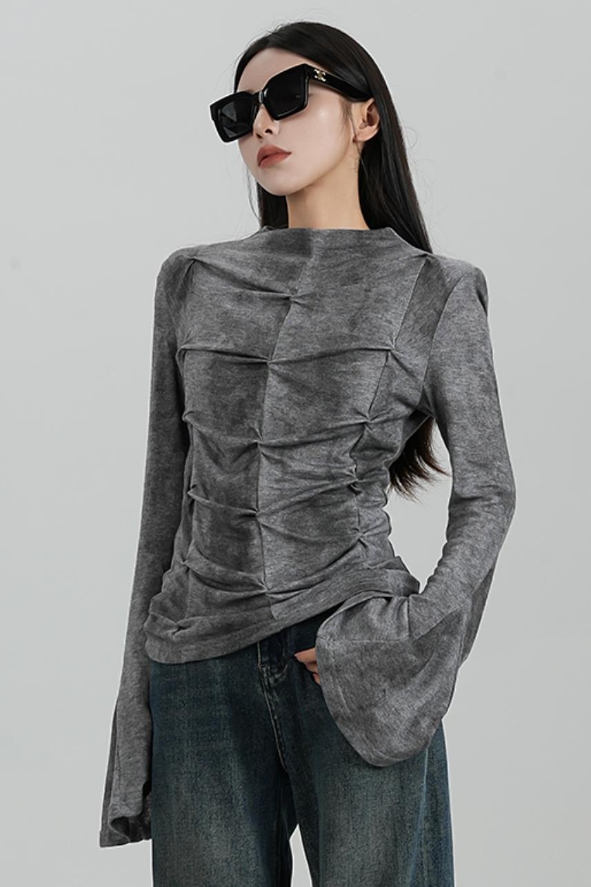 SRYSAME's design is slim, pleated, flared, long-sleeved, T-shirt, underneath, and top, a new autumn women's wear