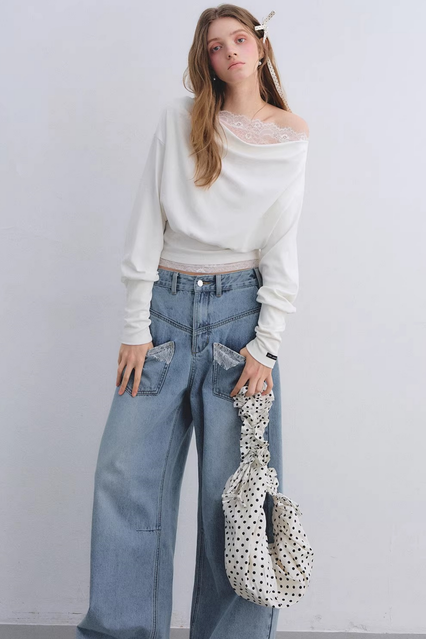 Off-Shoulder-Top mit Spitzeneinsatz