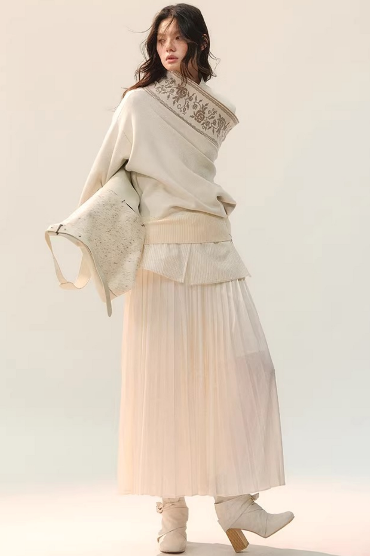 플로럴 오프숄더 니트 탑