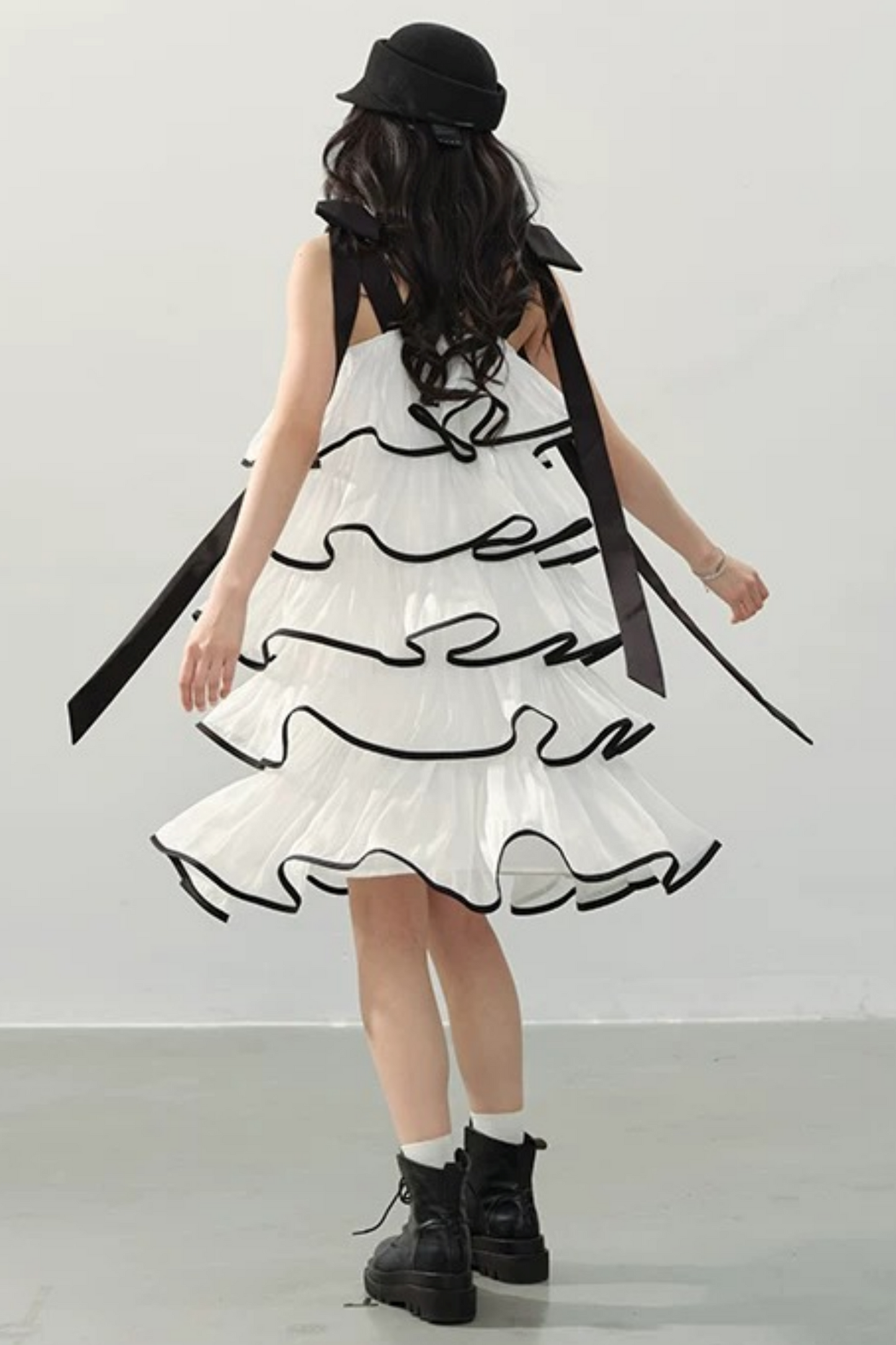 Abito con Fiocco Bianco e Nero