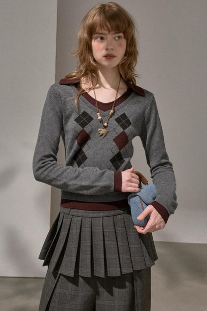 Contrast V-Neck Pullover