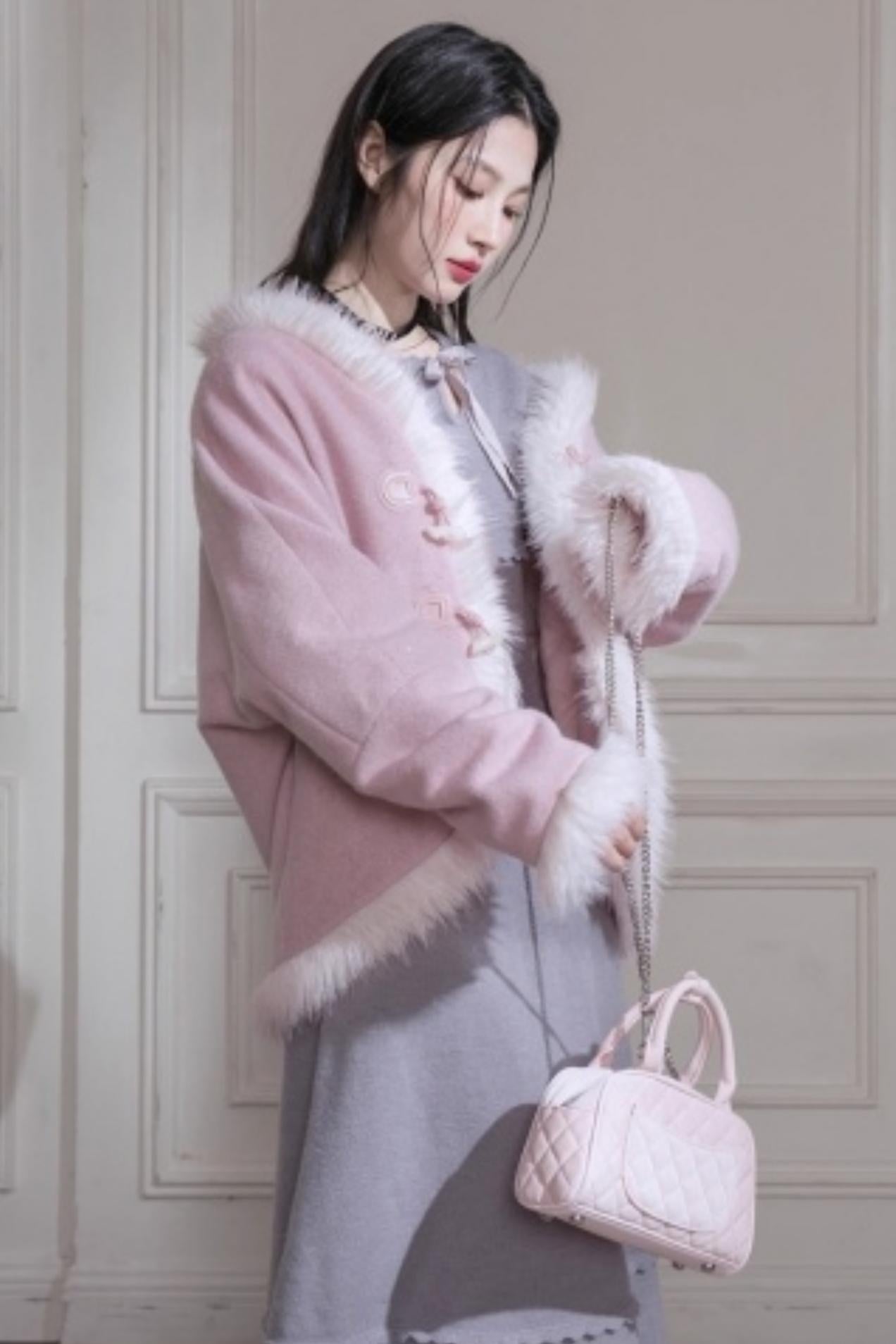 Snow Cherry Fleece Collar Wool Coat