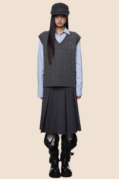 Twisted Flower V-Neck Knit Vest