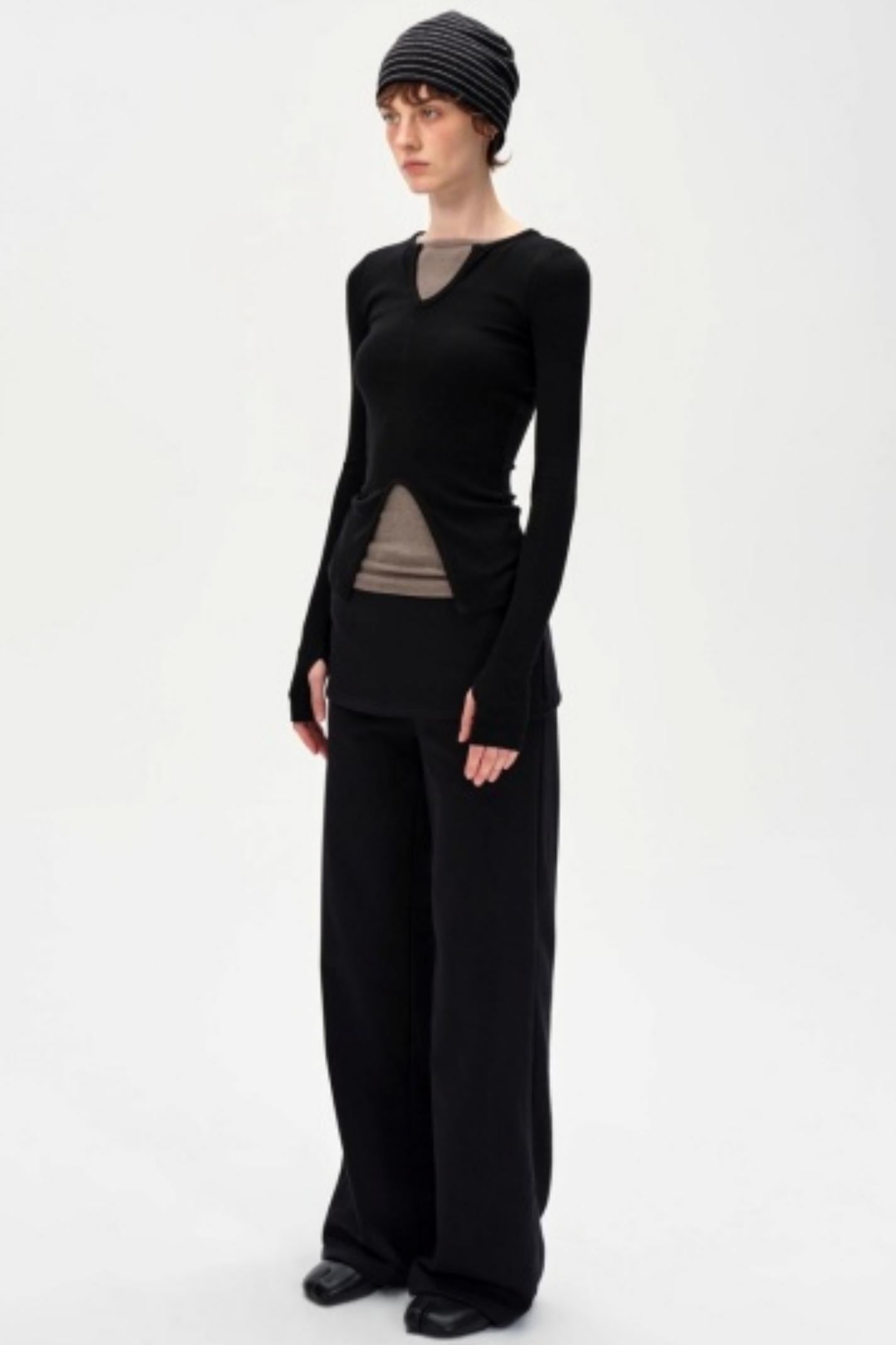 V-Neck Slim Fit Panel Base Top