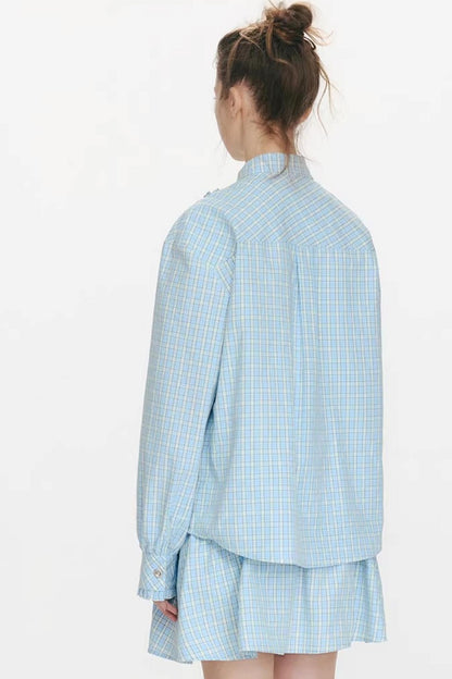 Gewebtes, geschwungenes Rüschenhemd