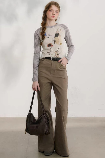 밤색 손으로 말아 올린 플레어 팬츠