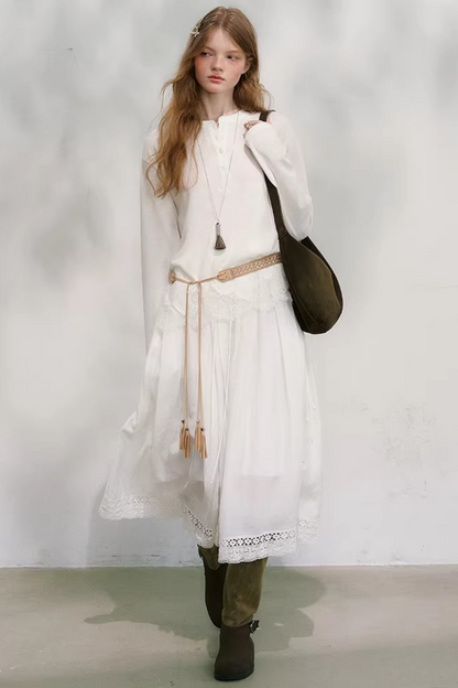 Swaying Silhouette Lace Top