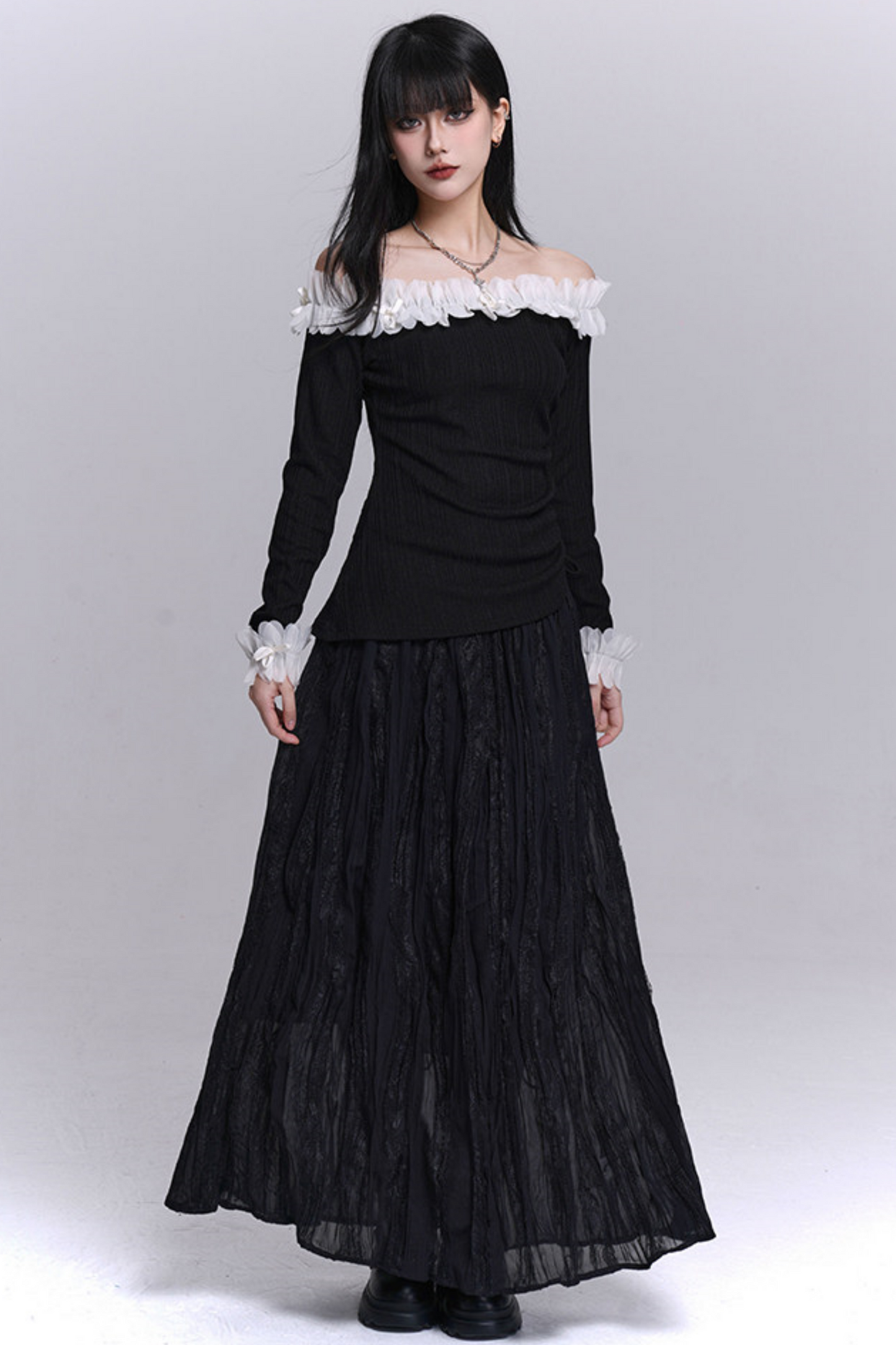 Geisterhafte Ein-Schulter-Bluse