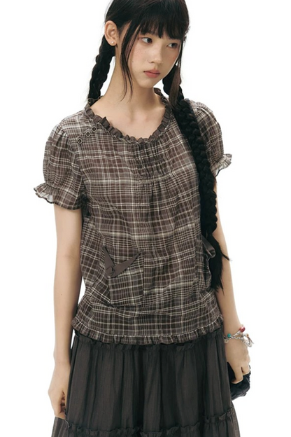 Conjunto de camisa y falda de cuadros con tapeta con volantes