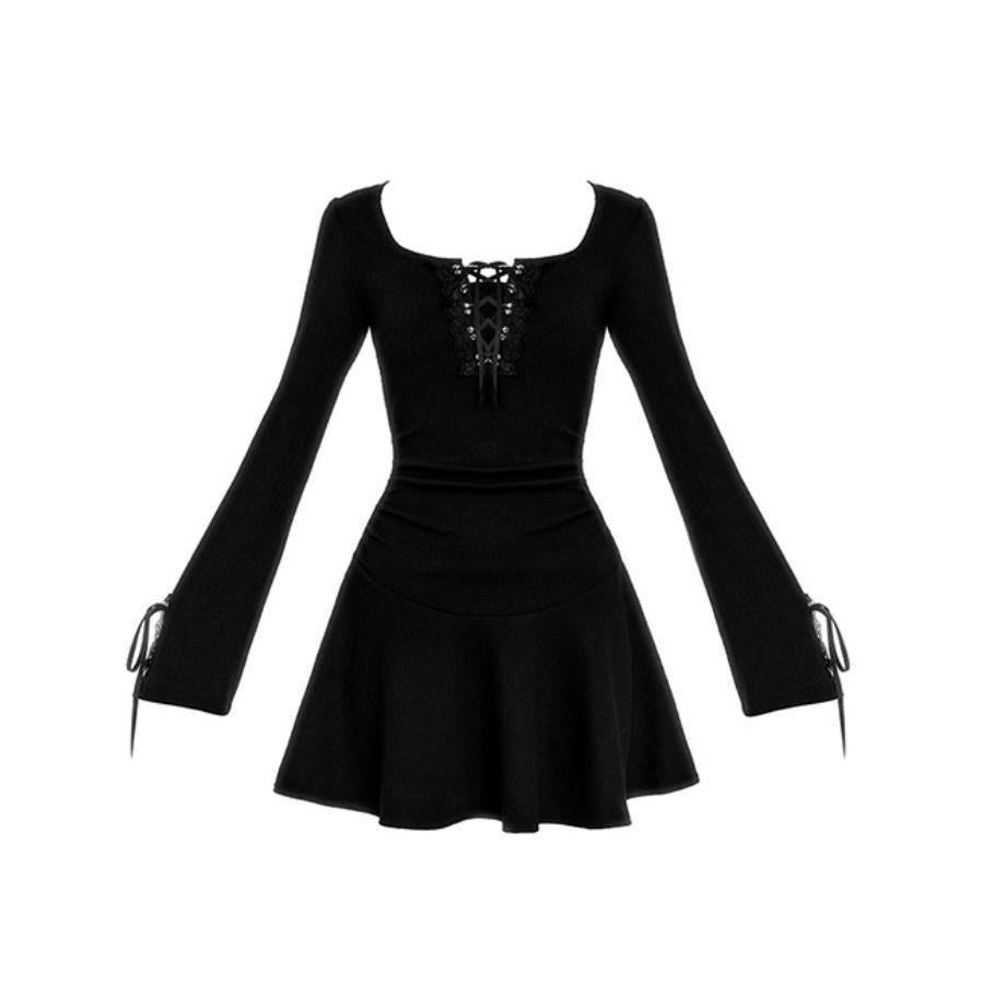 Robe en dentelle à décolleté carré romantique