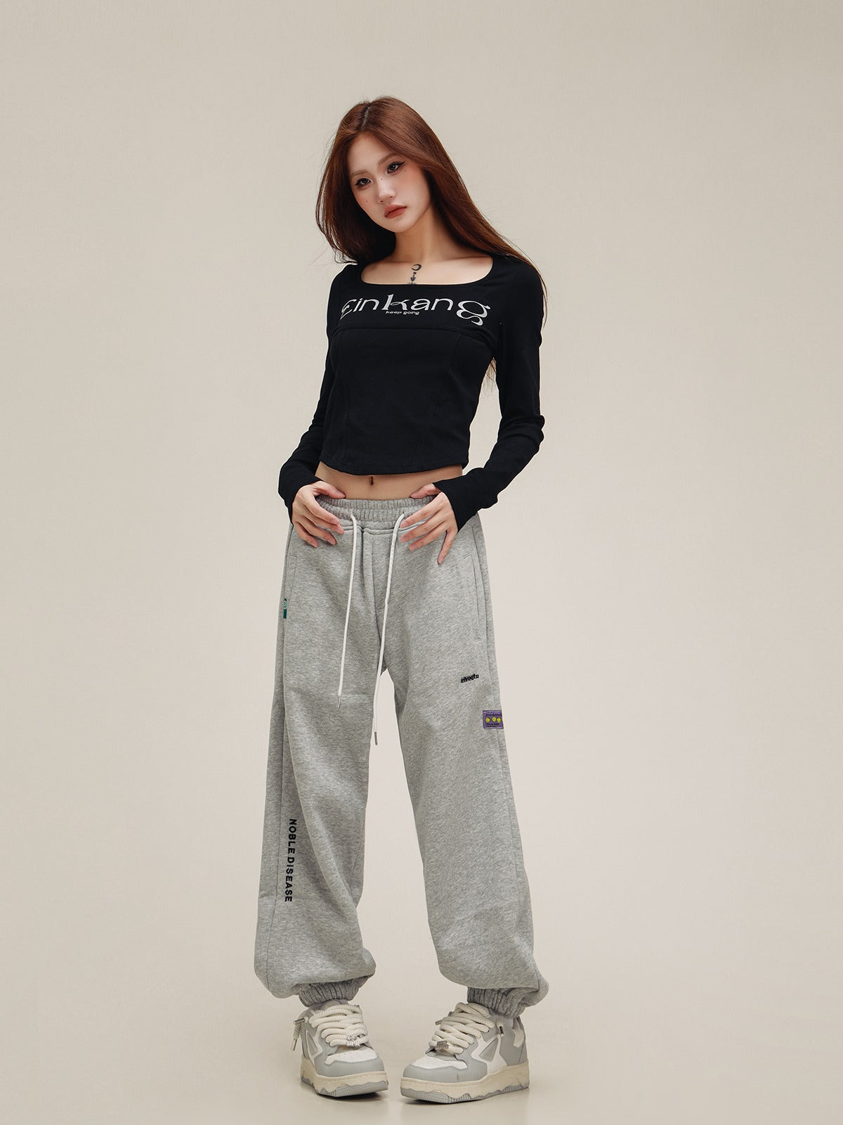 American label embroidered sweat pants