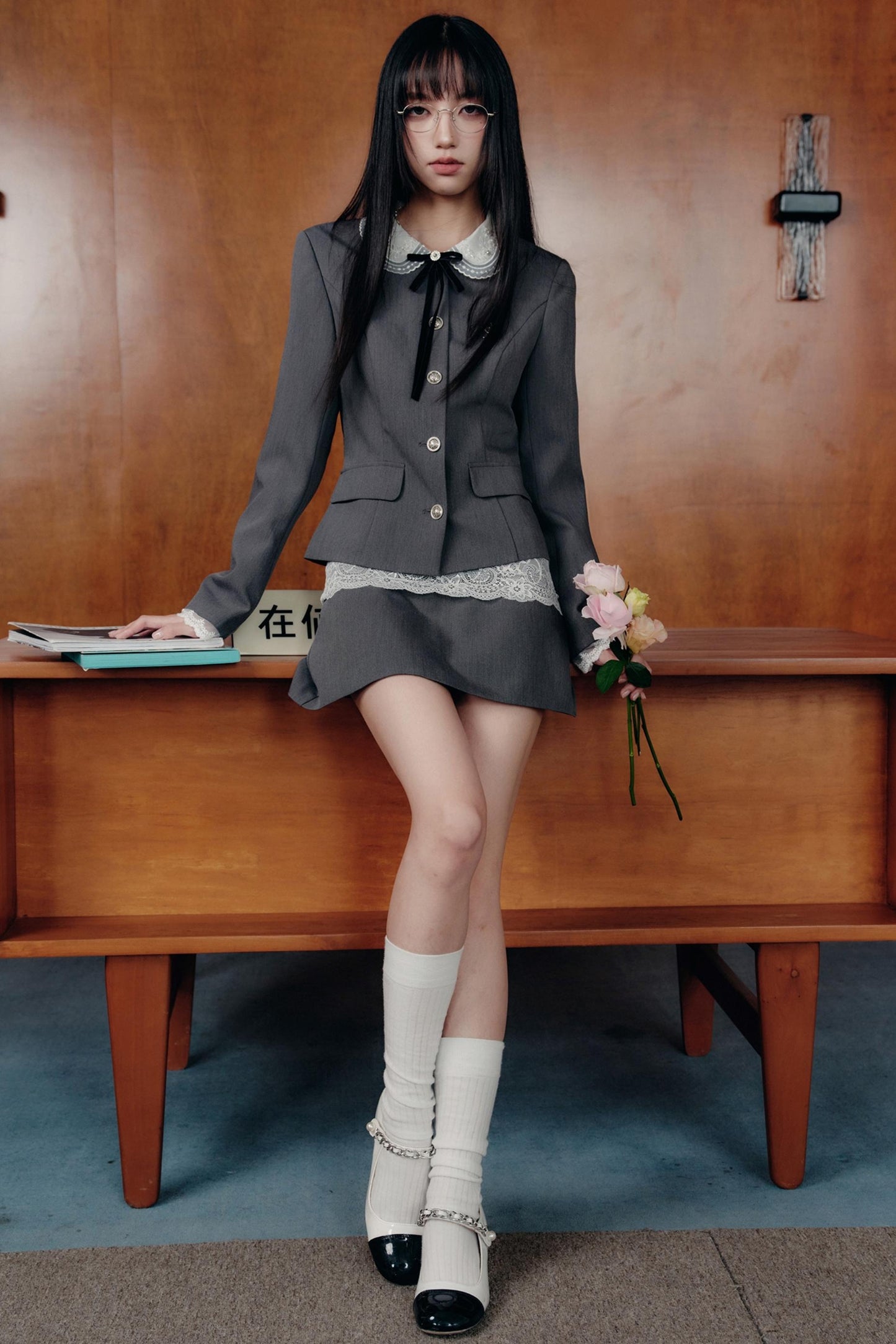 Intellectual Twist Three-Piece Set-Up