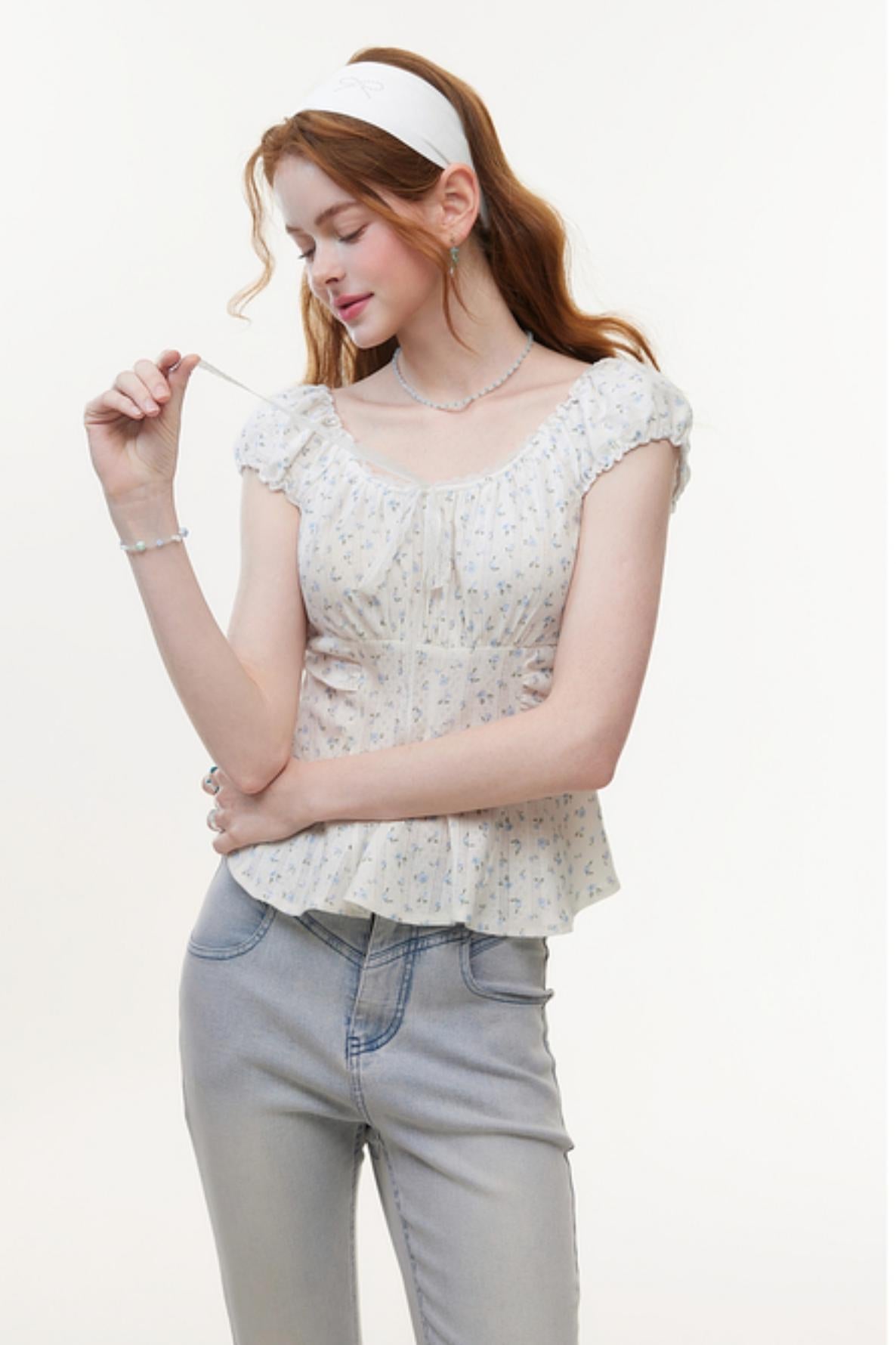 Floral Knit Bubble Sleeve Blouse