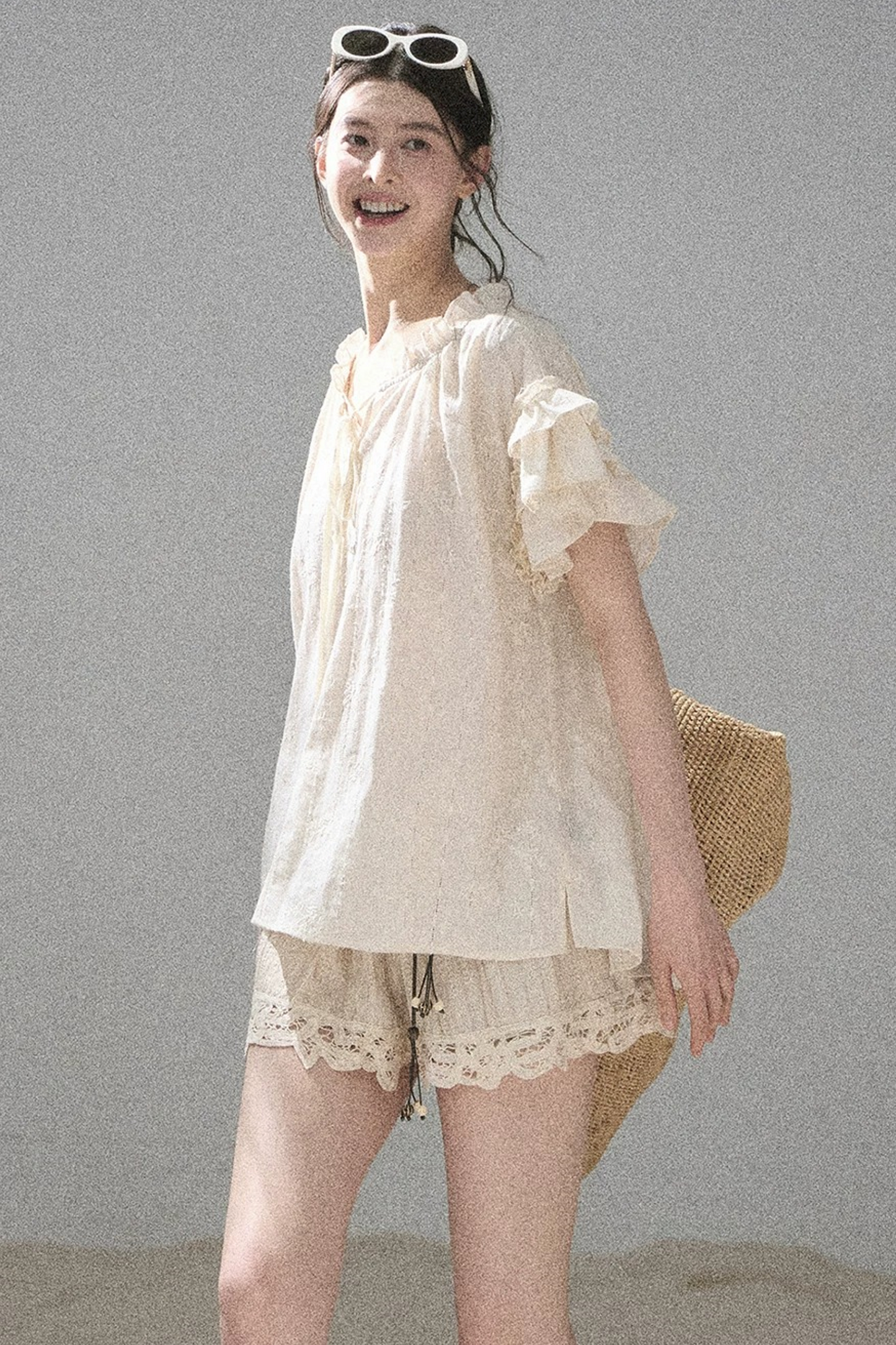 Bestickte V-Ausschnitt-Bluse