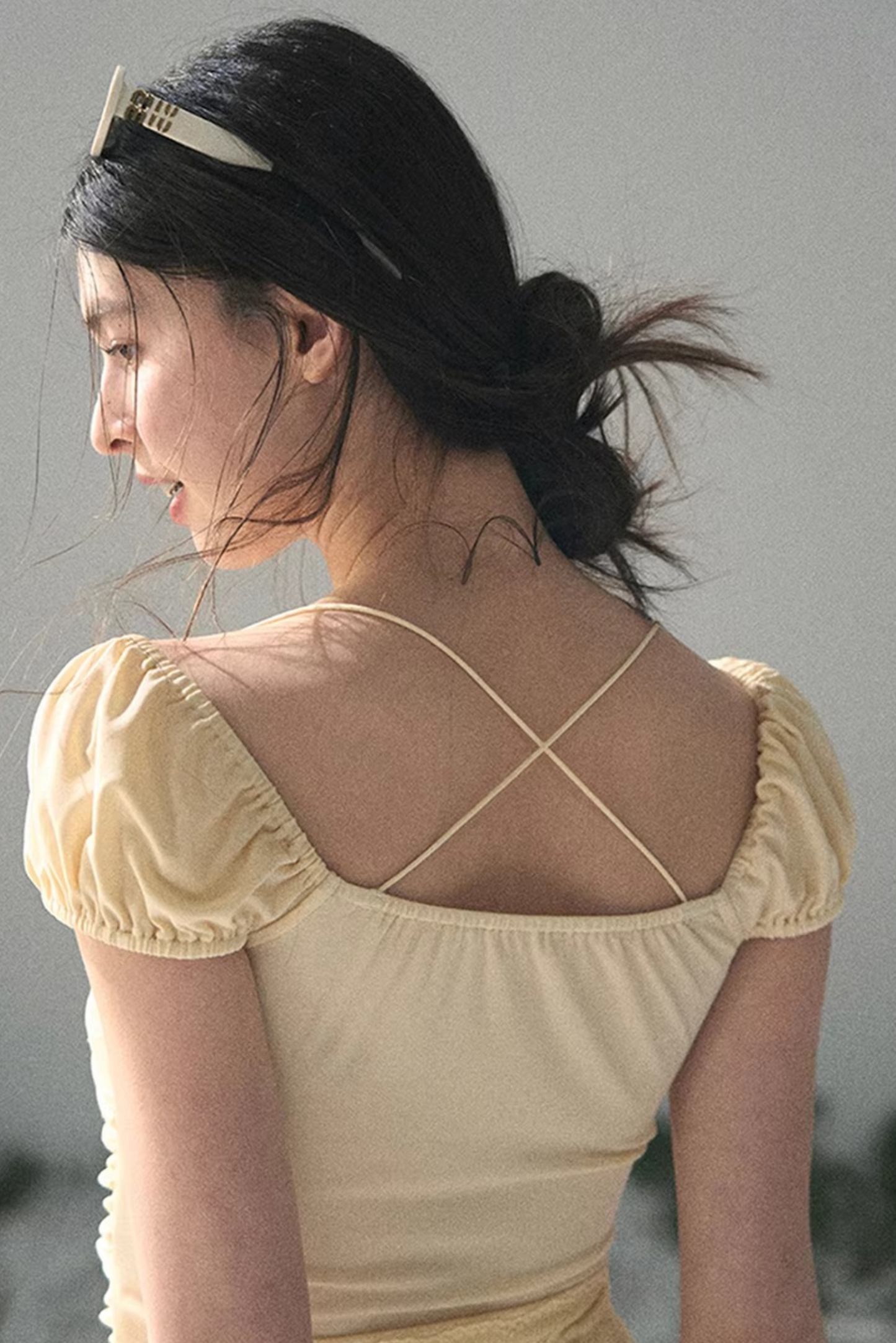 Haut dos nu en dentelle de rêve